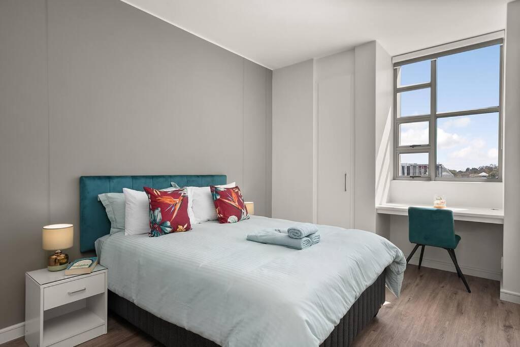The Median Rosebank Luxury Apartment - Building With Generator Johannesburg Dış mekan fotoğraf