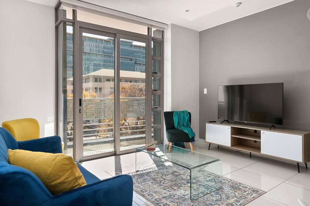 The Median Rosebank Luxury Apartment - Building With Generator Johannesburg Dış mekan fotoğraf