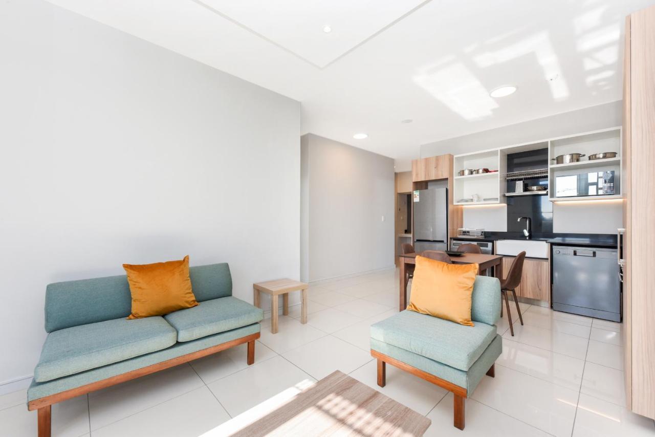 The Median Rosebank Luxury Apartment - Building With Generator Johannesburg Dış mekan fotoğraf