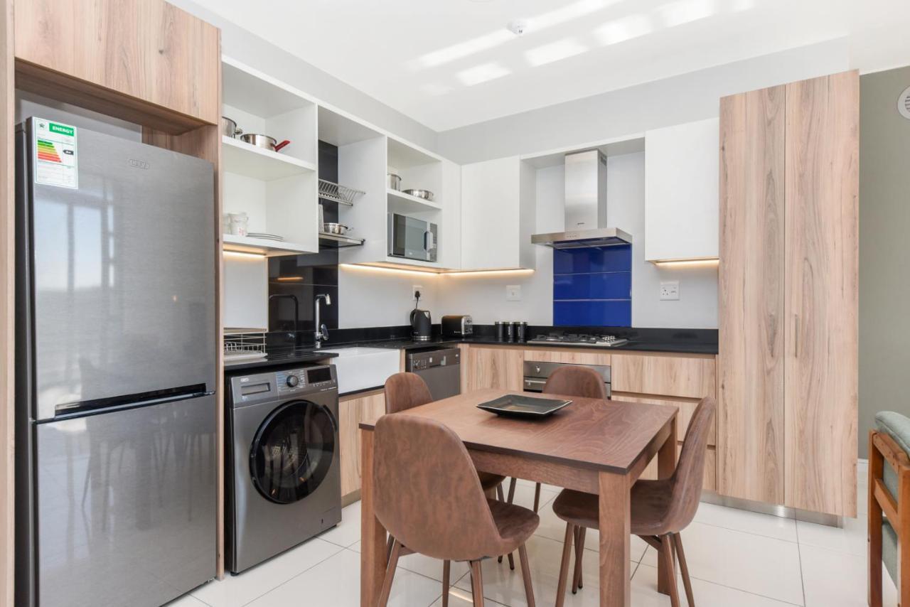 The Median Rosebank Luxury Apartment - Building With Generator Johannesburg Dış mekan fotoğraf