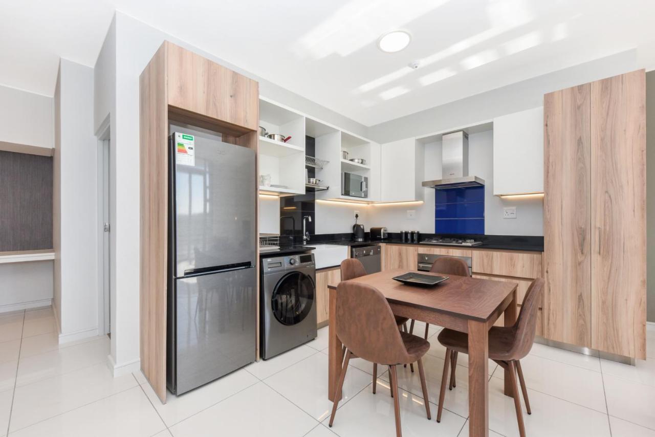 The Median Rosebank Luxury Apartment - Building With Generator Johannesburg Dış mekan fotoğraf