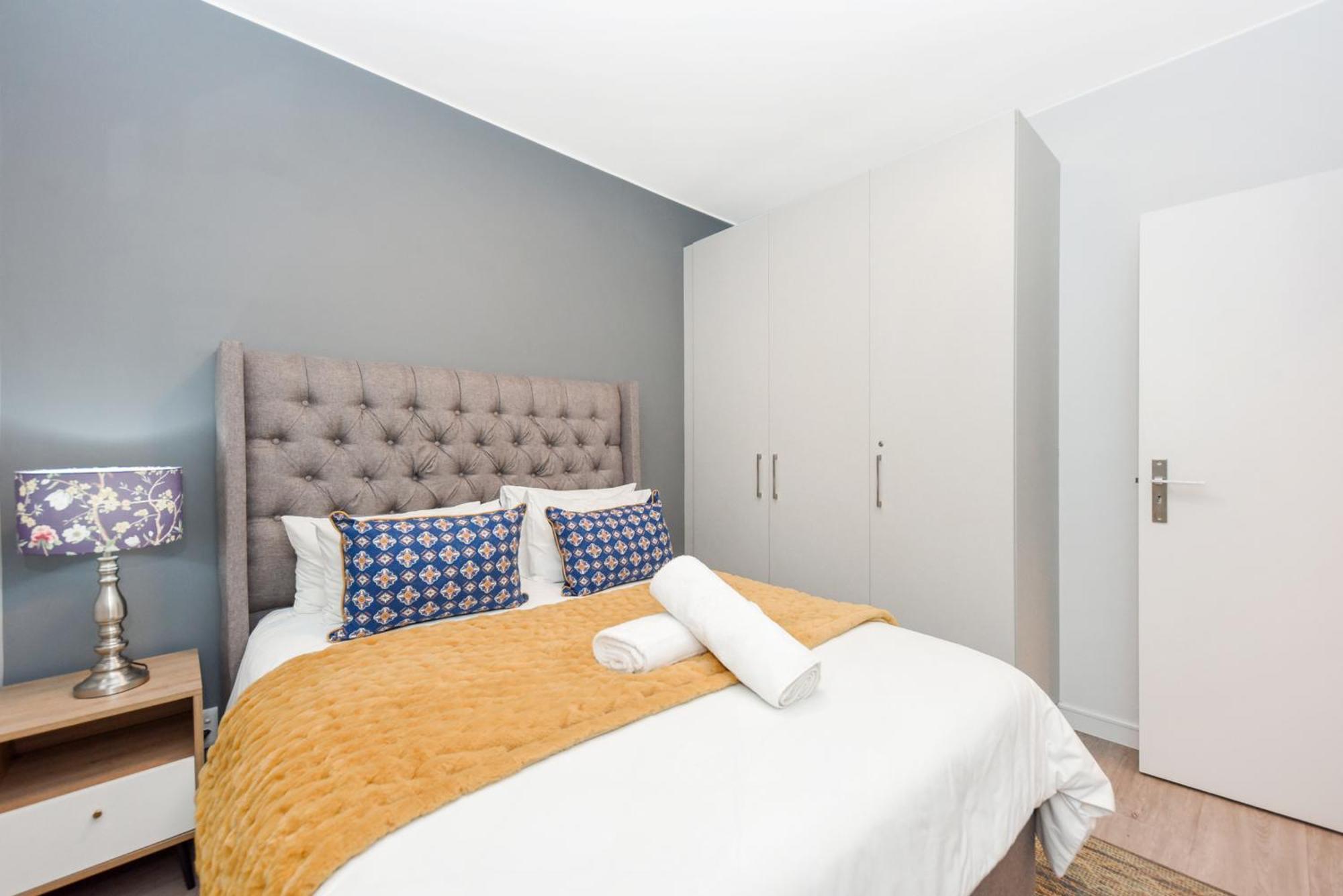 The Median Rosebank Luxury Apartment - Building With Generator Johannesburg Dış mekan fotoğraf